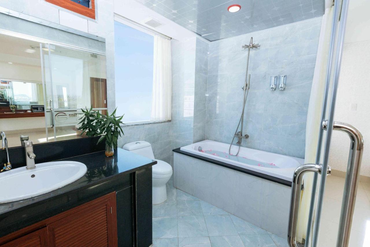 Emerald Boutique Hotel Danang Экстерьер фото