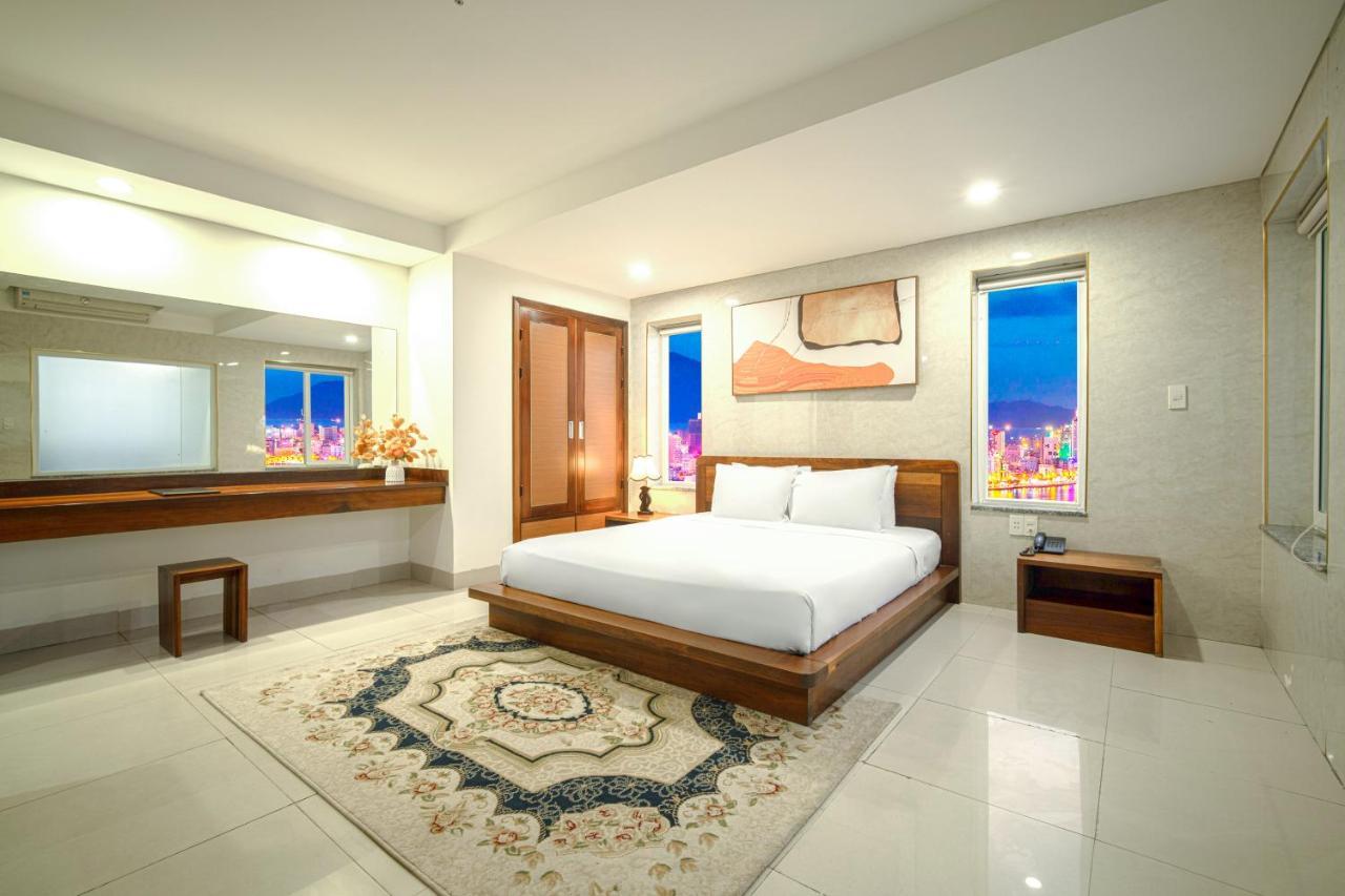 Emerald Boutique Hotel Danang Экстерьер фото